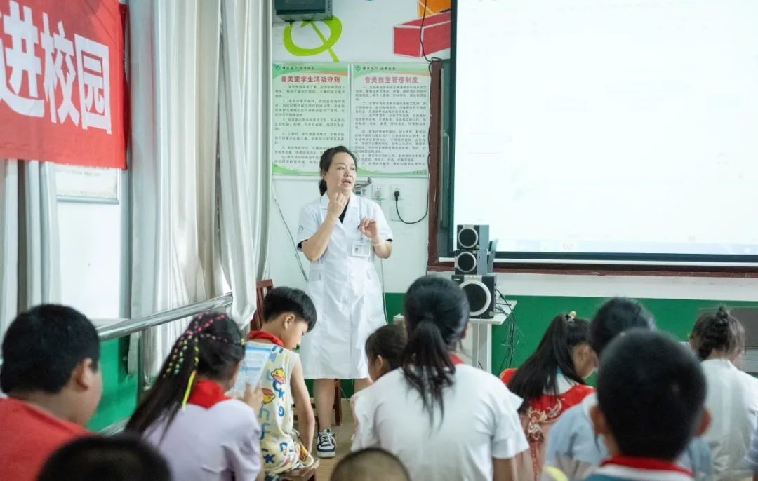 6月20日，华兴儿保科主任吴琳